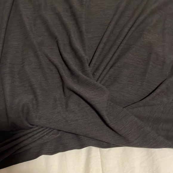 Active top with tie detail - Picture 2 of 4